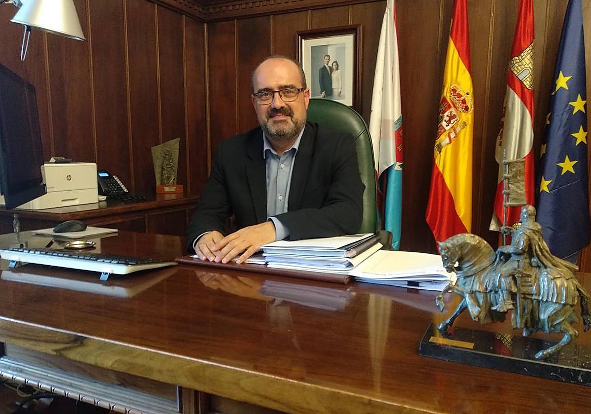 El alcalde de Ponferrada, Marco Morala, en el despacho de la Alcaldía, en una imagen de archivo.
