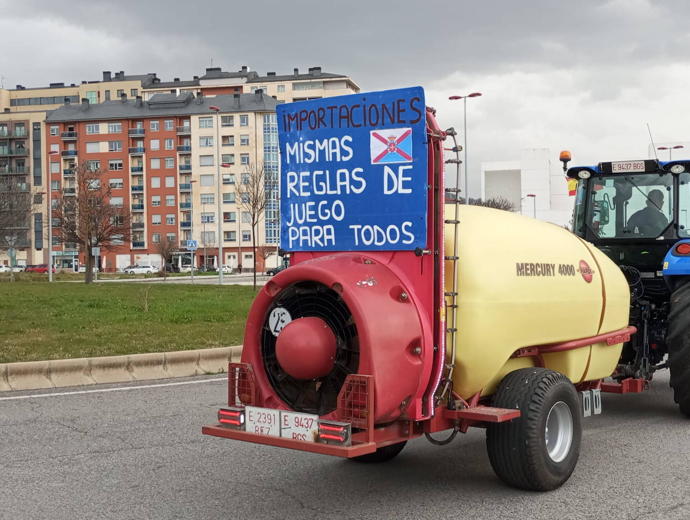 Más de 150 tractores recorrieron las calles de Ponferrada en una protesta histórica del campo berciano.