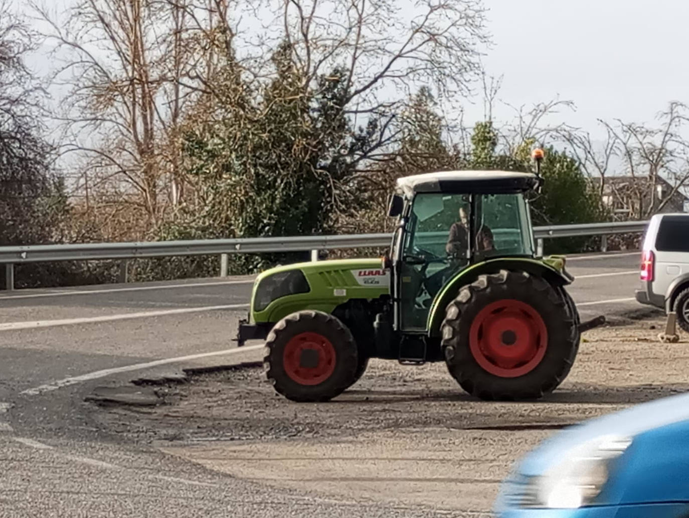 Más de 150 tractores recorrieron las calles de Ponferrada en una protesta histórica del campo berciano.