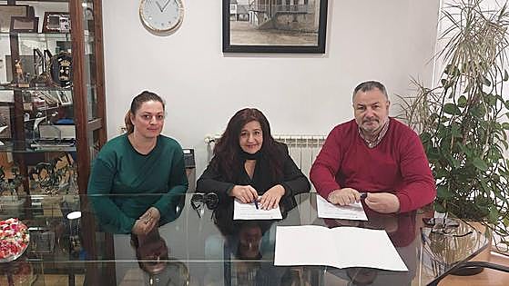 Camponaraya dona 1.500 euros al Banco de Alimentos del Sil a través de un convenio