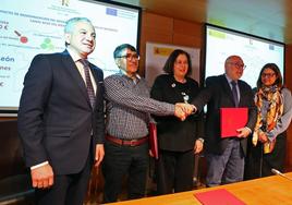La firma del convenio ha tenido lugar en las instalaciones de Ciuden.