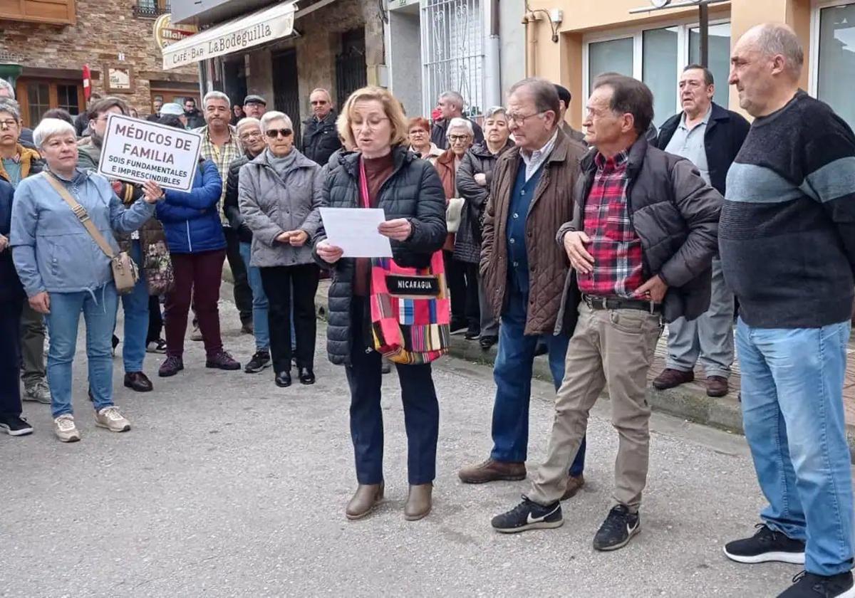Los vecinos de Fabero volverán a concentrarse por la falta de médicos