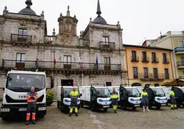 Imagen de la presentación de la nueva maquinaria de limpieza de Ponferrada.