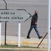 Pedro Muñoz, en su salida de la prisión de Villahierro el 25 de mayo de 2022, tras dos años de ingreso.