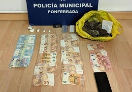 Imagen del dinero y la droga que la Policía Municipal intervino al detenido.