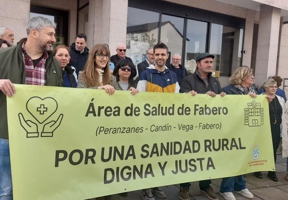 Manifestación en defensa de la sanidad pública para el mundo rural en Fabero.