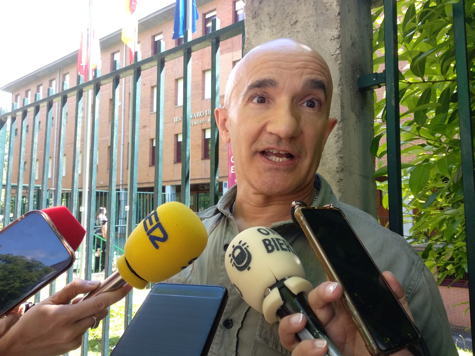 Múltiples heridos tras desplomarse una escalera en un instituto de Ponferrada