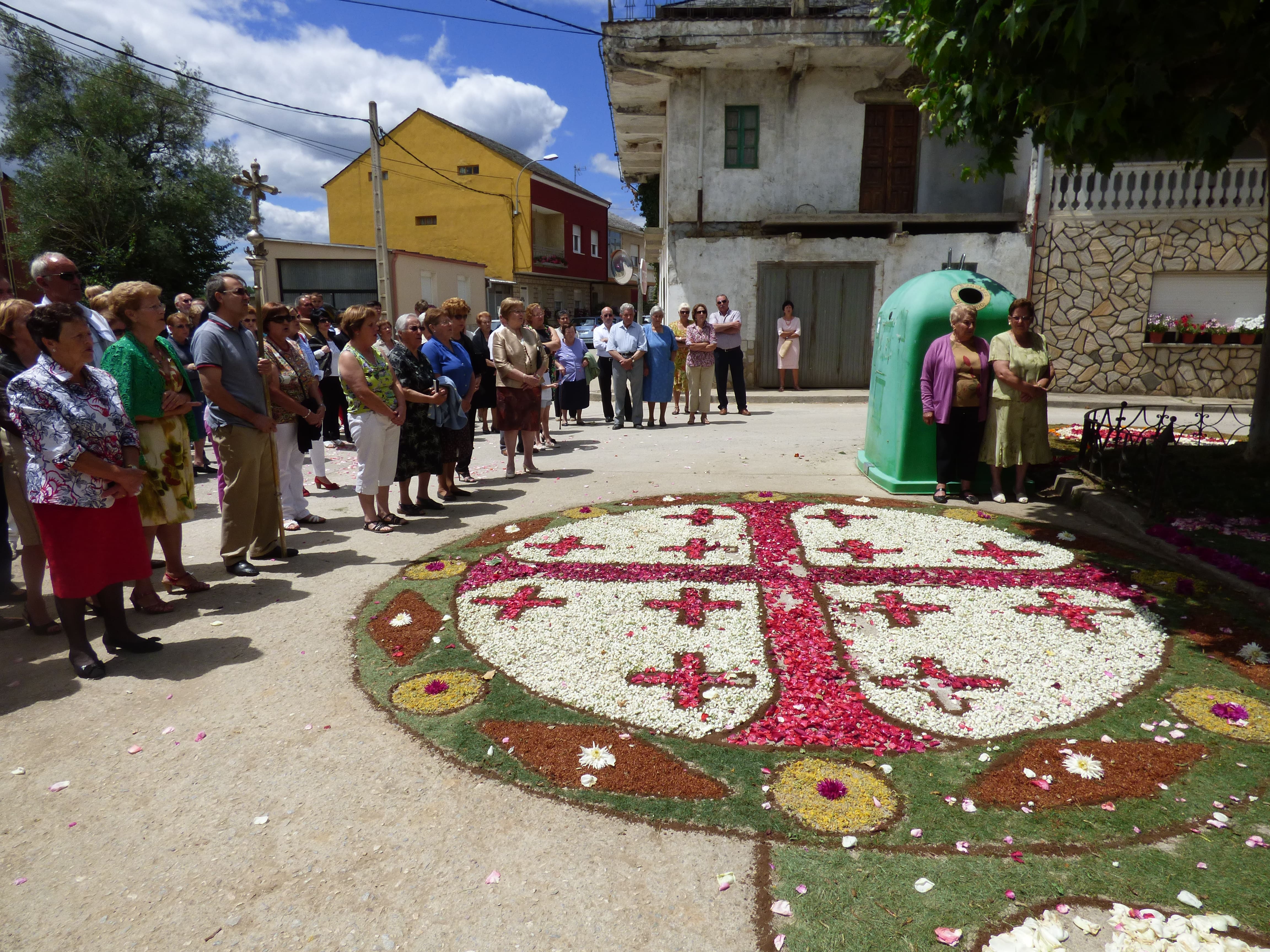 Las alfombras florales que llenaban las calles de color