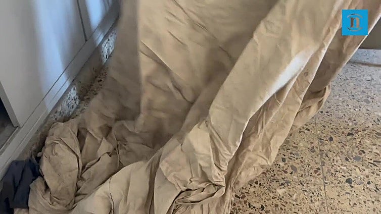 Reliquias del pasado en un piso de Ponferrada