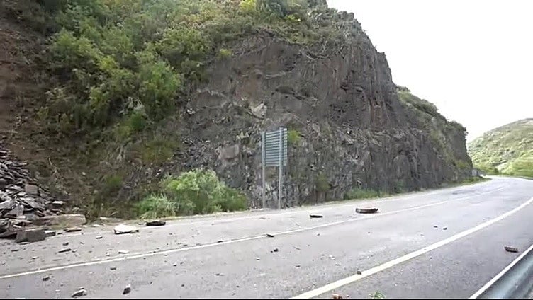 Derrumbe en la carretera CL-631