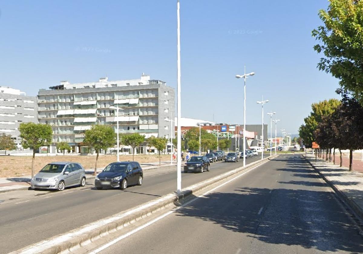 La calle más larga de Ponferrada: 6 rotondas, 3 códigos postales y más de 4 kilómetros