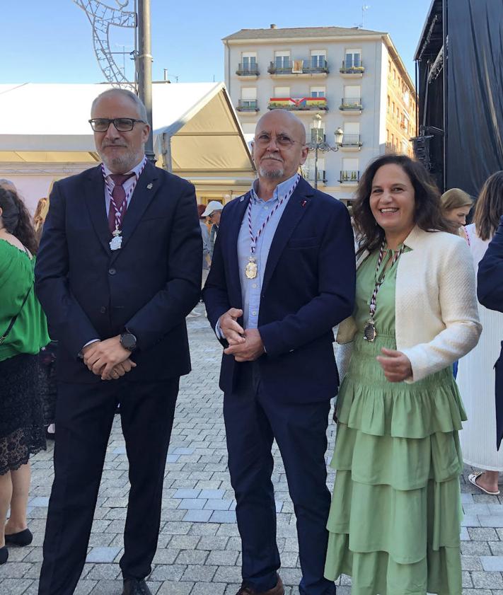 Imagen secundaria 2 - Imágenes de la celebración del día de la Encinina en Ponferrada.