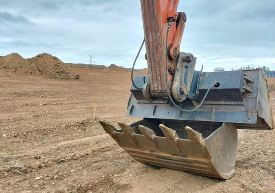 Imagen del movimiento de tierras para la construcción de la planta de generación solar fotovoltaica de Ciuden.