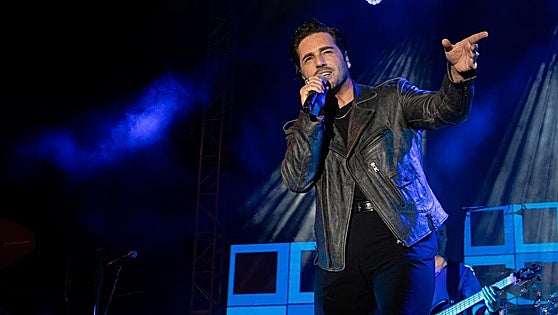 Bustamante se reencuentra con Ponferrada en un concierto en la calle