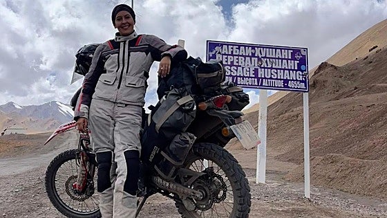 El viaje de la berciana Paula Belenda: 20.000 kilómetros en moto por el corazón del mundo