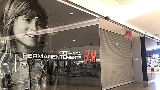 Cierra sus puertas la tienda de H&M de Ponferrada en El Rosal