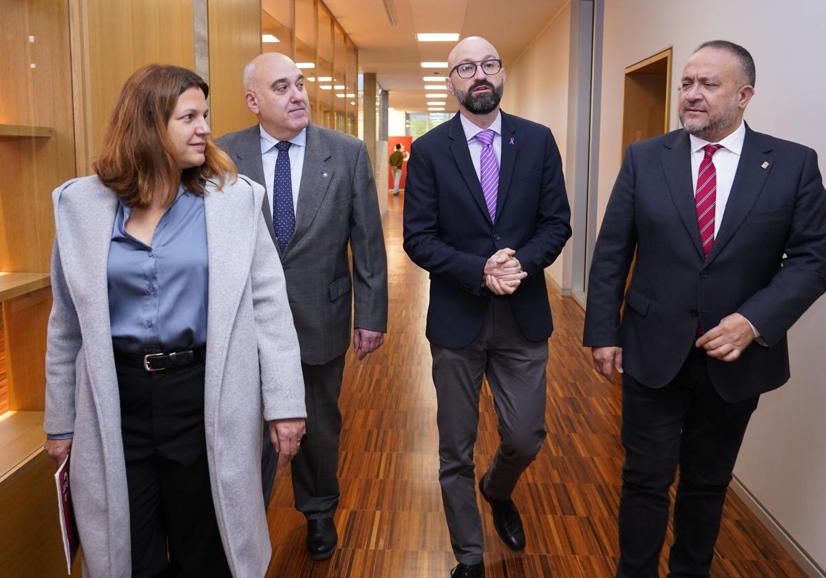 Representantes de Ciuden, Subdelegación del Gobierno y Diputación de León antes de la presentación de los resultados de TransenerCyl.