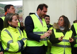 El ministro de Transportes, Óscar Puente, supervisó hace un año las obras de los viaductos de El Castro en la A-6.