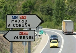 Imagen de la carretera Nacional 120 que comunica en la actualidad Ponferrada con Orense.