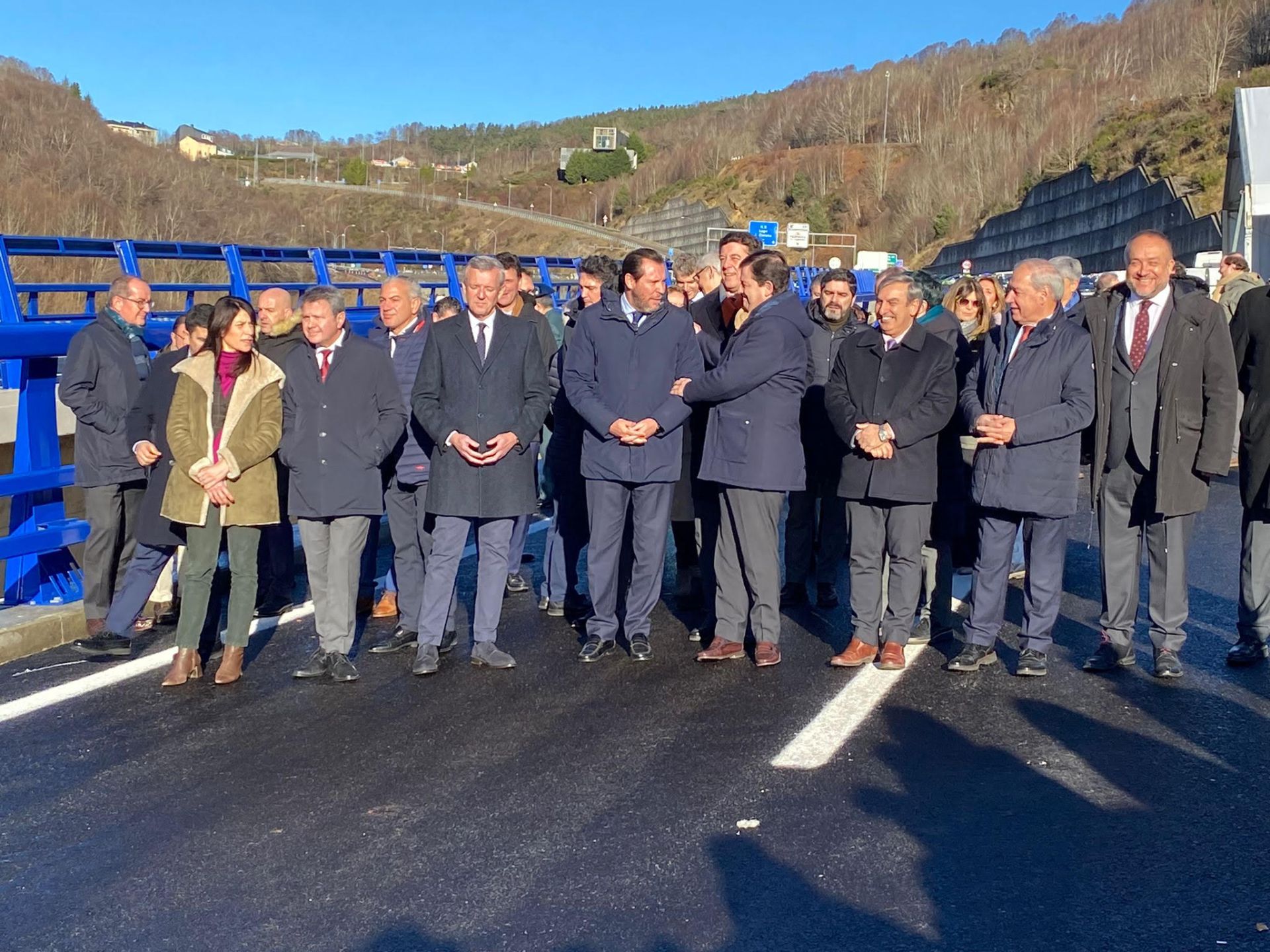 Reapertura del nuevo viaducto de 'El Castro' de la A-6 sentido A Coruña y del segundo carril de la calzada en sentido Madrid.