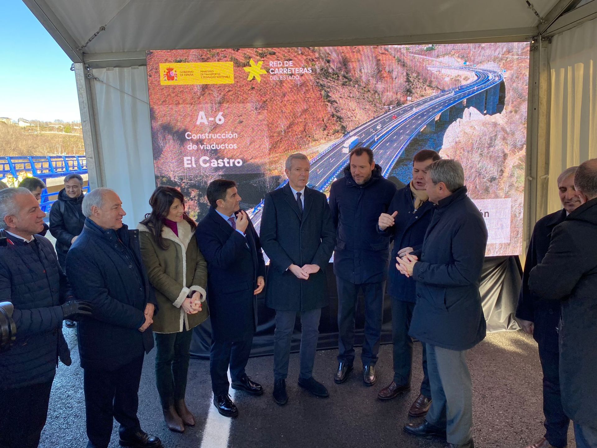 Reapertura del nuevo viaducto de 'El Castro' de la A-6 sentido A Coruña y del segundo carril de la calzada en sentido Madrid.