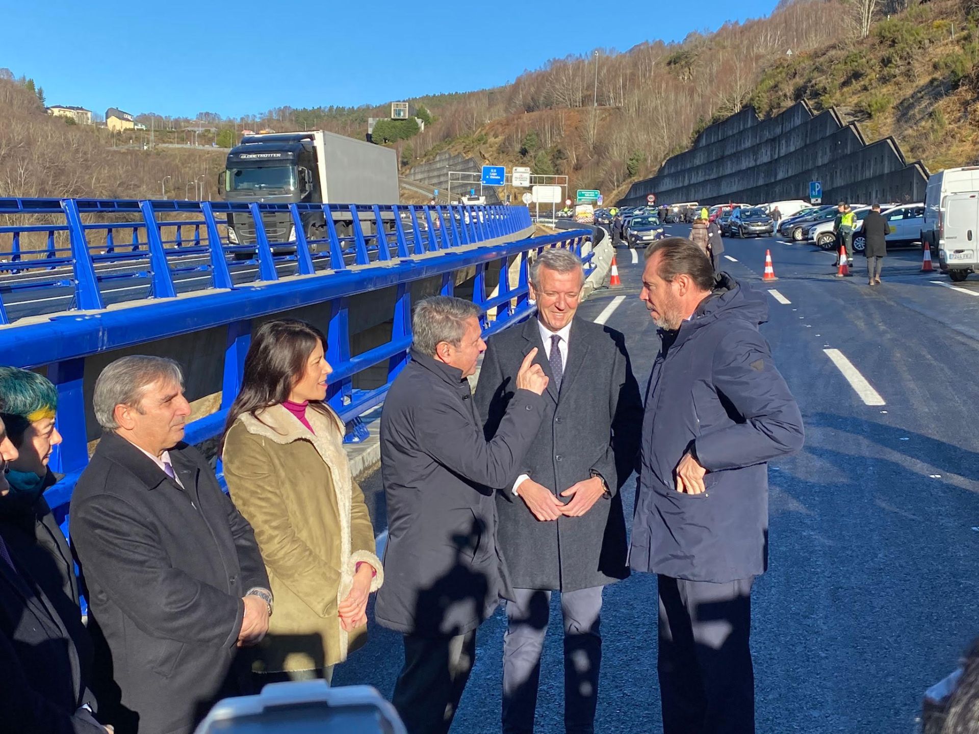 Reapertura del nuevo viaducto de 'El Castro' de la A-6 sentido A Coruña y del segundo carril de la calzada en sentido Madrid.