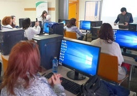 Imagen del curso de utilización de herramientas de Inteligencia Artificial en el Campus de Ponferrada.