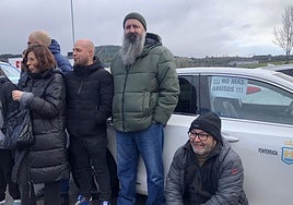 Pofesionales del sector del taxi del Bierzo, en la concentración de protesta en El Toralín.