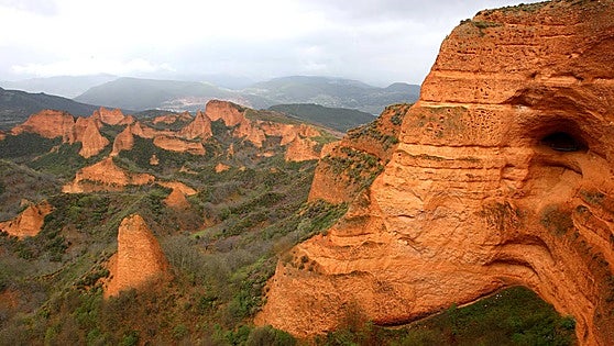 Las Médulas en Semana Santa: reabre la Cuevona y cobran por aparcar en Orellán