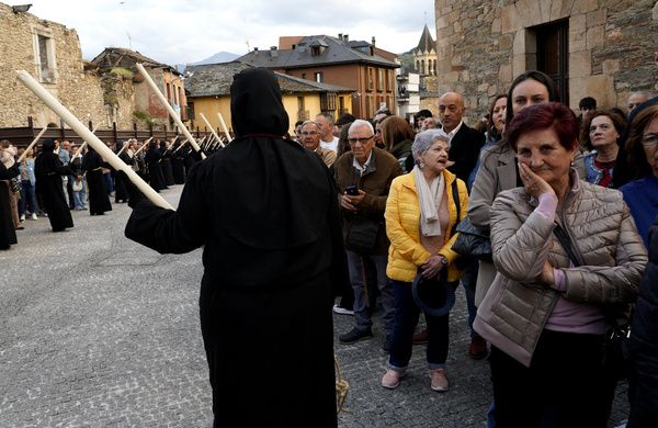Traslado al Castillo y Entronización del Cristo de la Esperanza.