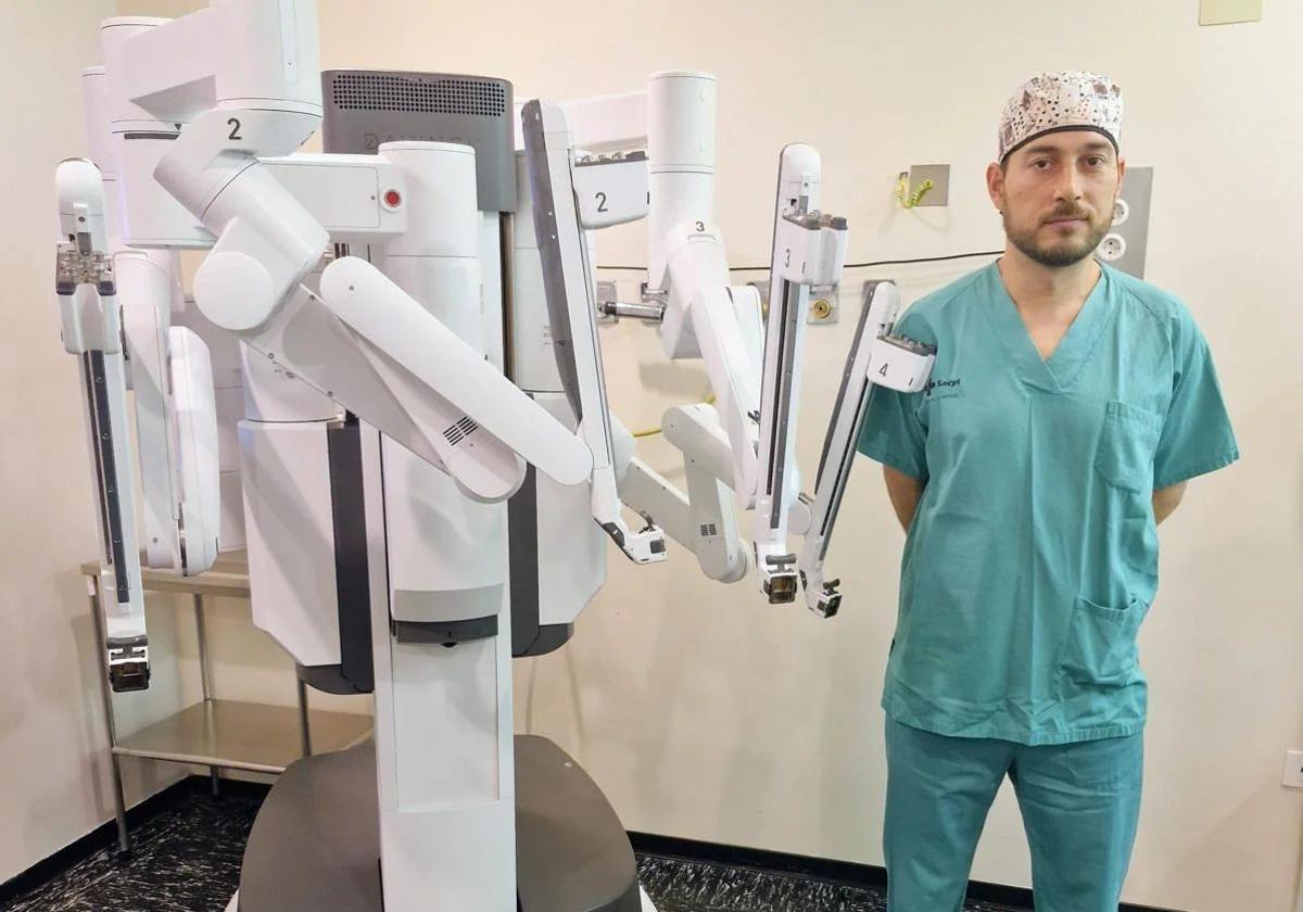 El Hospital del Bierzo realiza su primera operación de cáncer con el robot Da Vinci