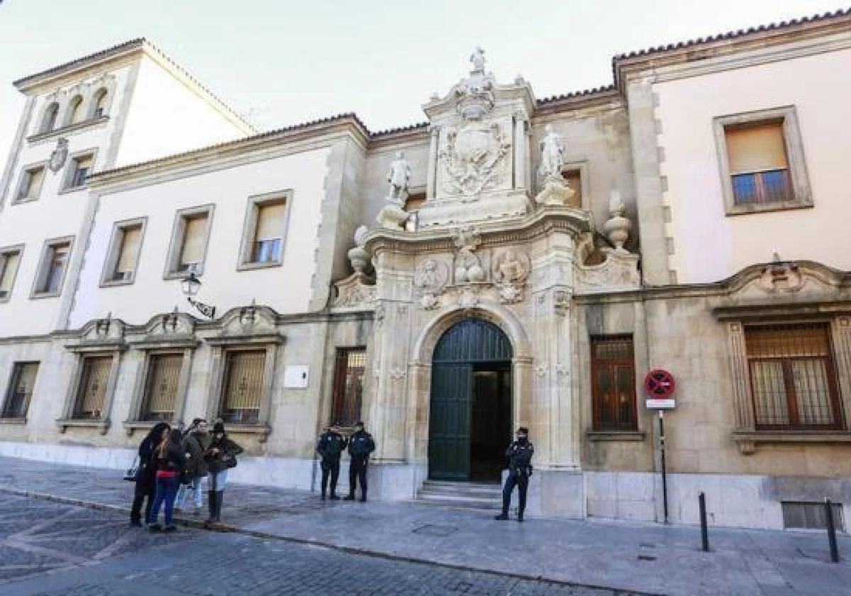 Solicitan 9 años de prisión para una pareja que traficaba con drogas en Ponferrada