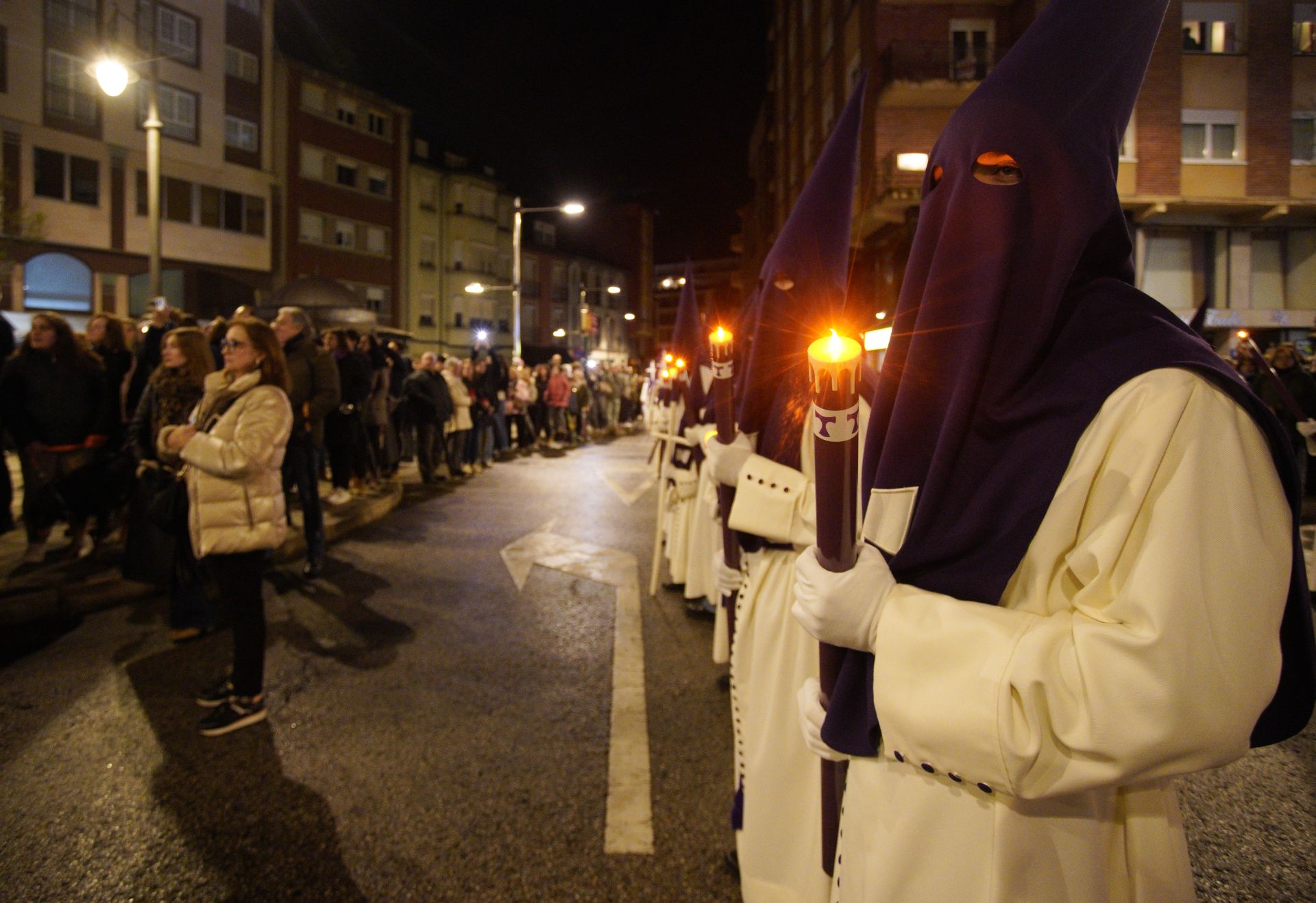 La Procesión del Silencio de Ponferrada, en imágenes