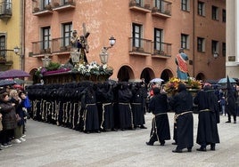 Momento del encuentro entre San Juanín y Jesús Nazareno