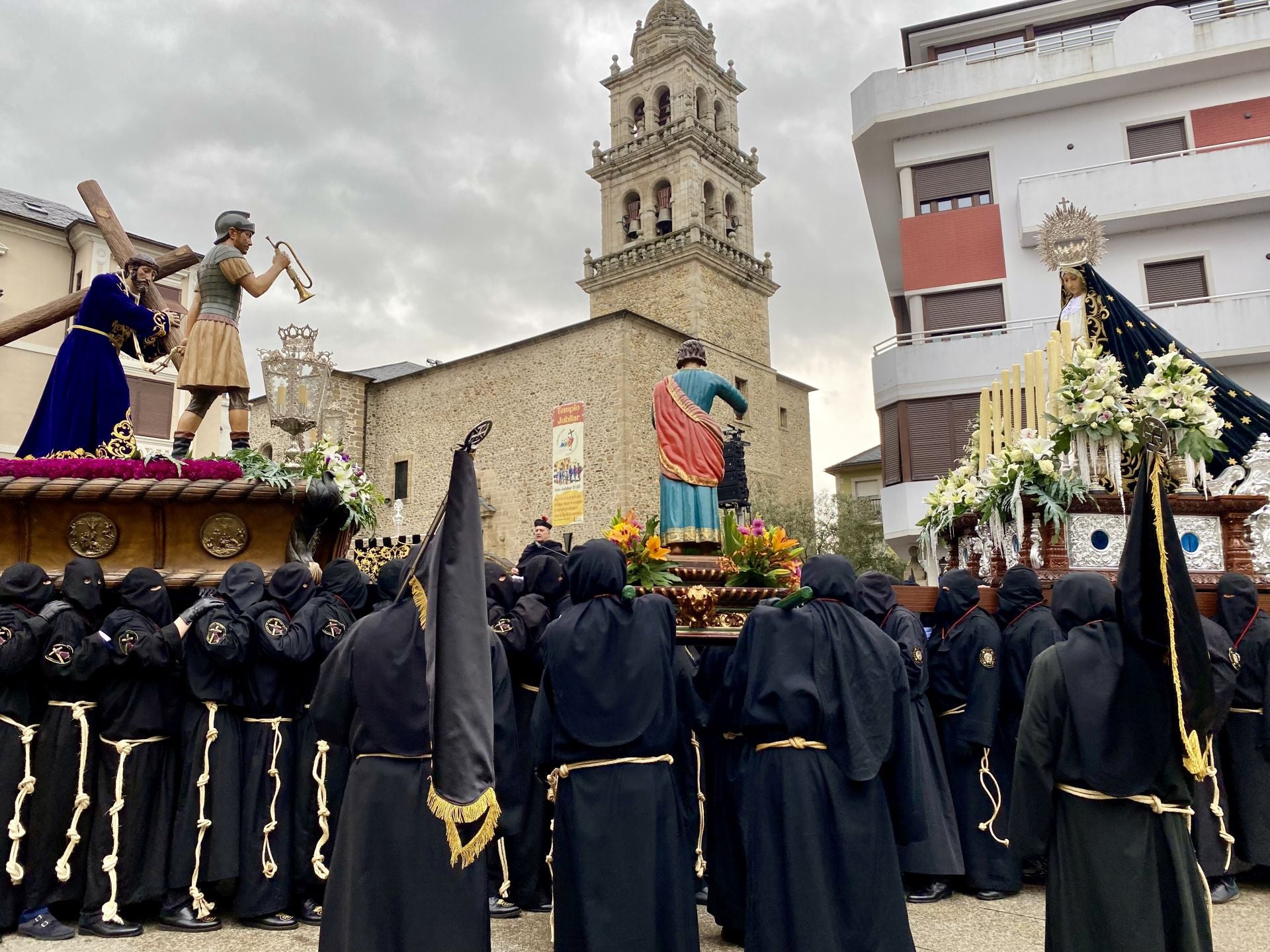 La Procesión del Encuentro, en imágenes