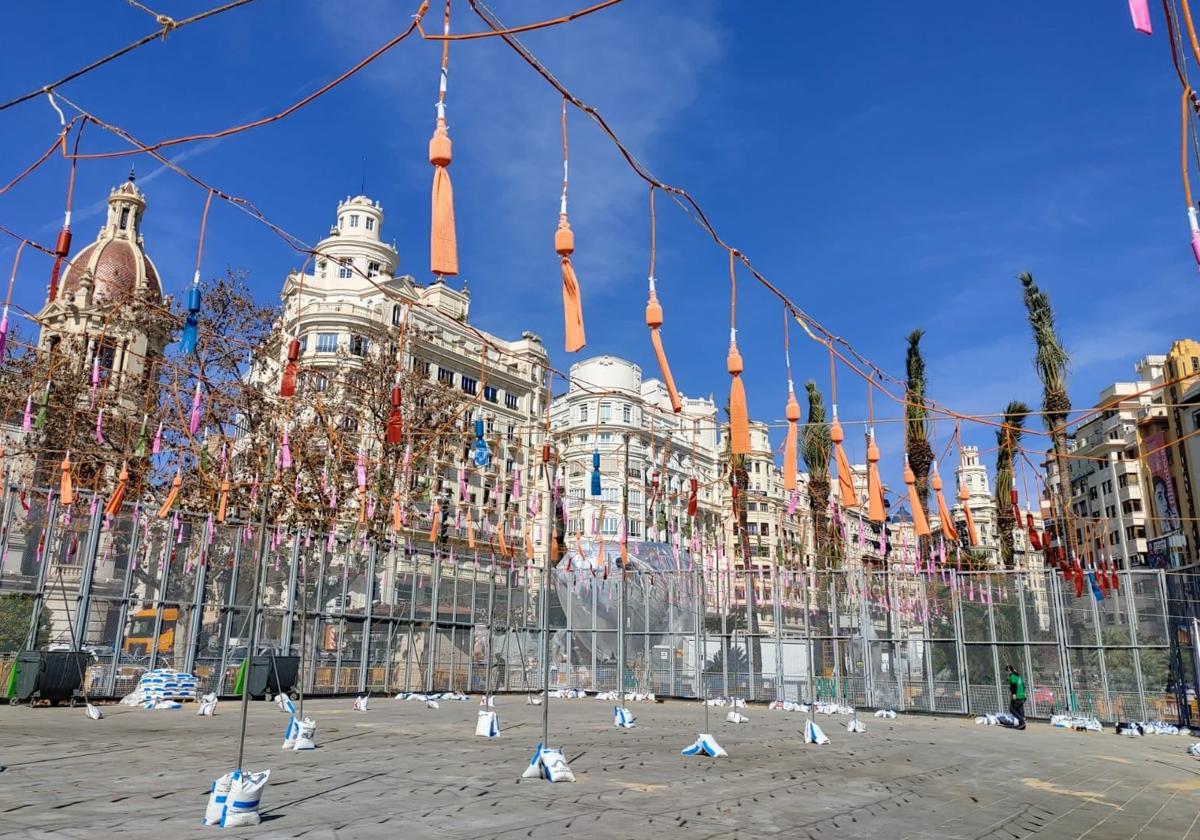 La pirotecnia Pibierzo rinde homenaje a las madres con una mascletà en Valencia