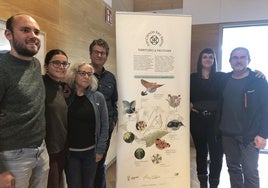 Representantes de la ULE, de la Plataforma para la Defensa de la Cordillera Cantábrica y de la bodega Descendientes de J. Palacios, en la presentación del proyecto.