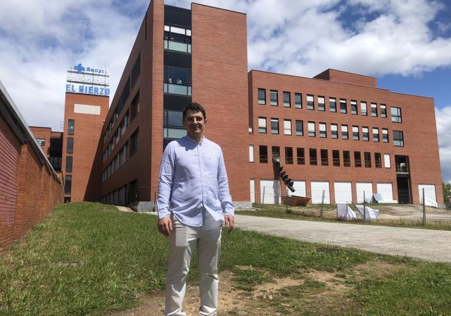 El joven Médico Interno Residente berciano se incorpora el 6 de junio al Hospital del Bierzo.