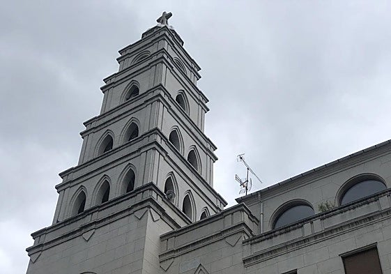 Campanario de la iglesia de San Ignacio de Ponferrada.