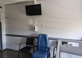 Imagen de una televisión en una de de las habitaciones del Hospital del Bierzo.