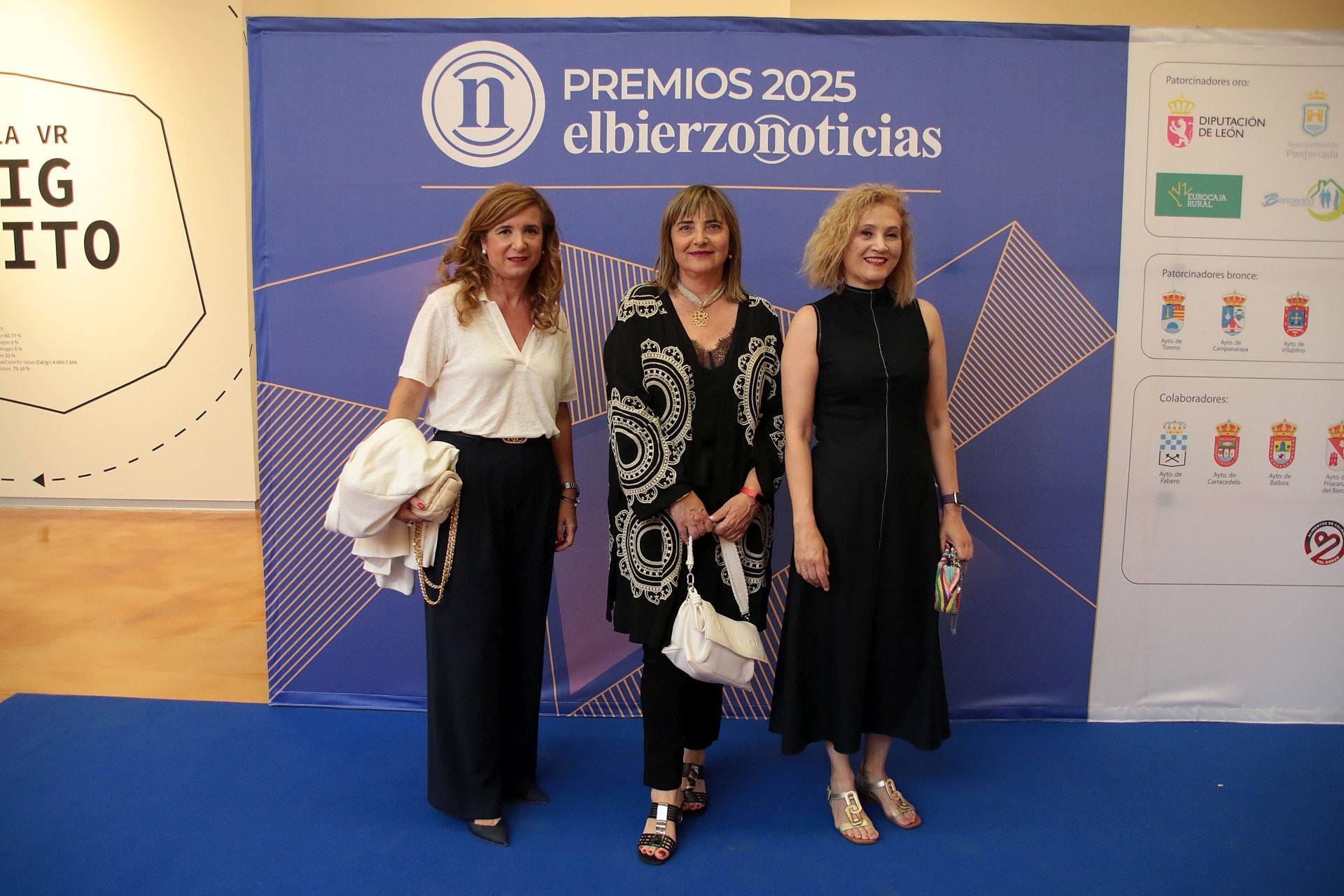 Vanesa Capilla (delegada de la Cámara de Comercio León), Rosana Velasco (coordinadora de la Junta de Castilla y León en El Bierzo) y Silvia Franco (diputada nacional).