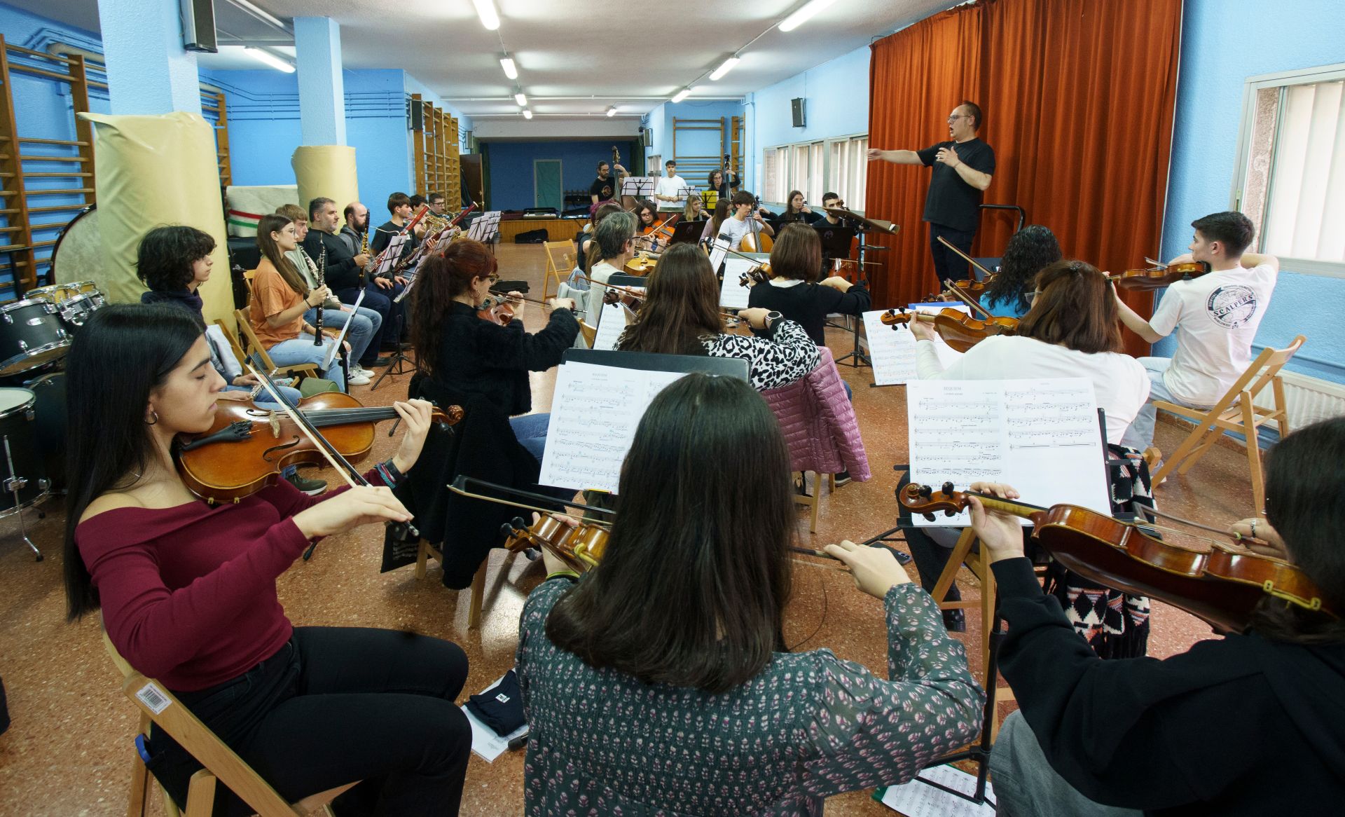 Ensayo de la Orquesta Sinfónica de Ponferrada dirigida por Manuel Alejandre