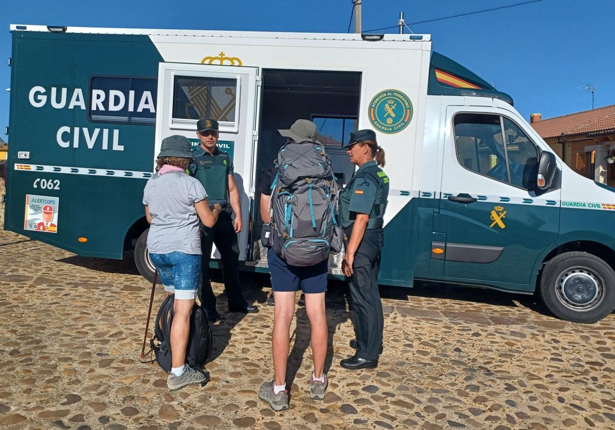 Auxilian a un peregrino francés desorientado y exhausto en el Camino de Santiago