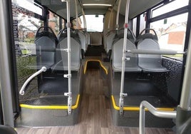 Imagen del interior de un autobús urbano de Ponferrada.