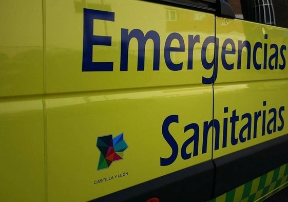 Imagen de una ambulancia del Sacyl.