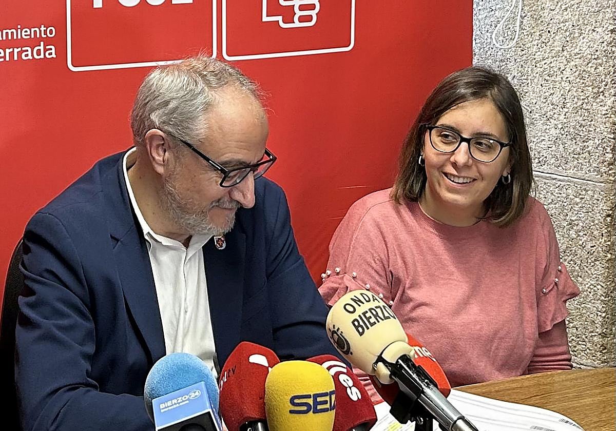 Los concejales socialistas Olegario Ramón y Silvia Blanco.