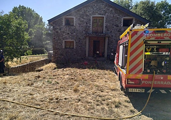 La vivienda afectada por el incendio de la batería.