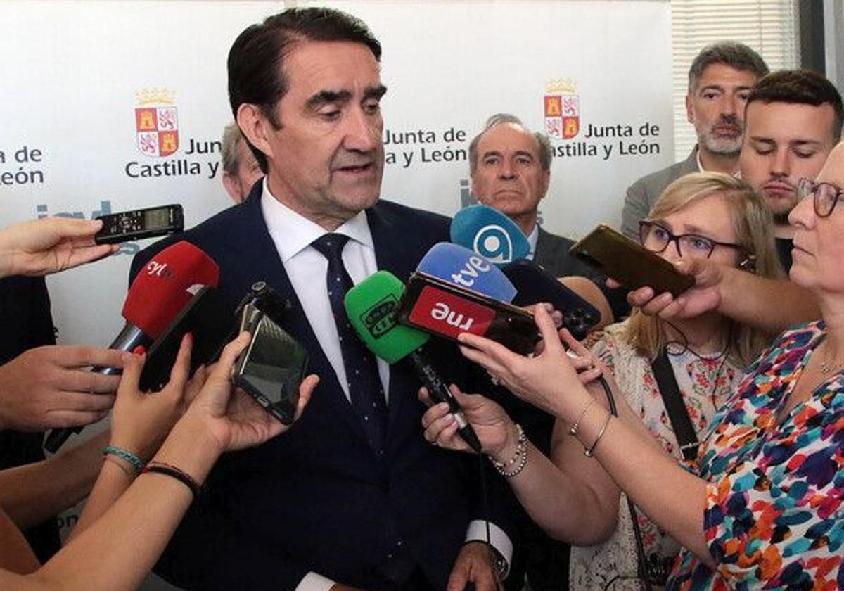 El consejero de Medio Ambiente, Vivienda y Ordenación del Territorio, Juan Carlos Suárez-Quiñones