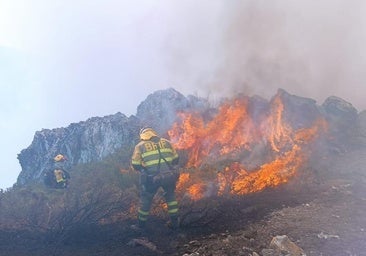 «Hay casas afectadas, el cementerio ha ardido» y «si no lo extinguen habrá que evacuar»