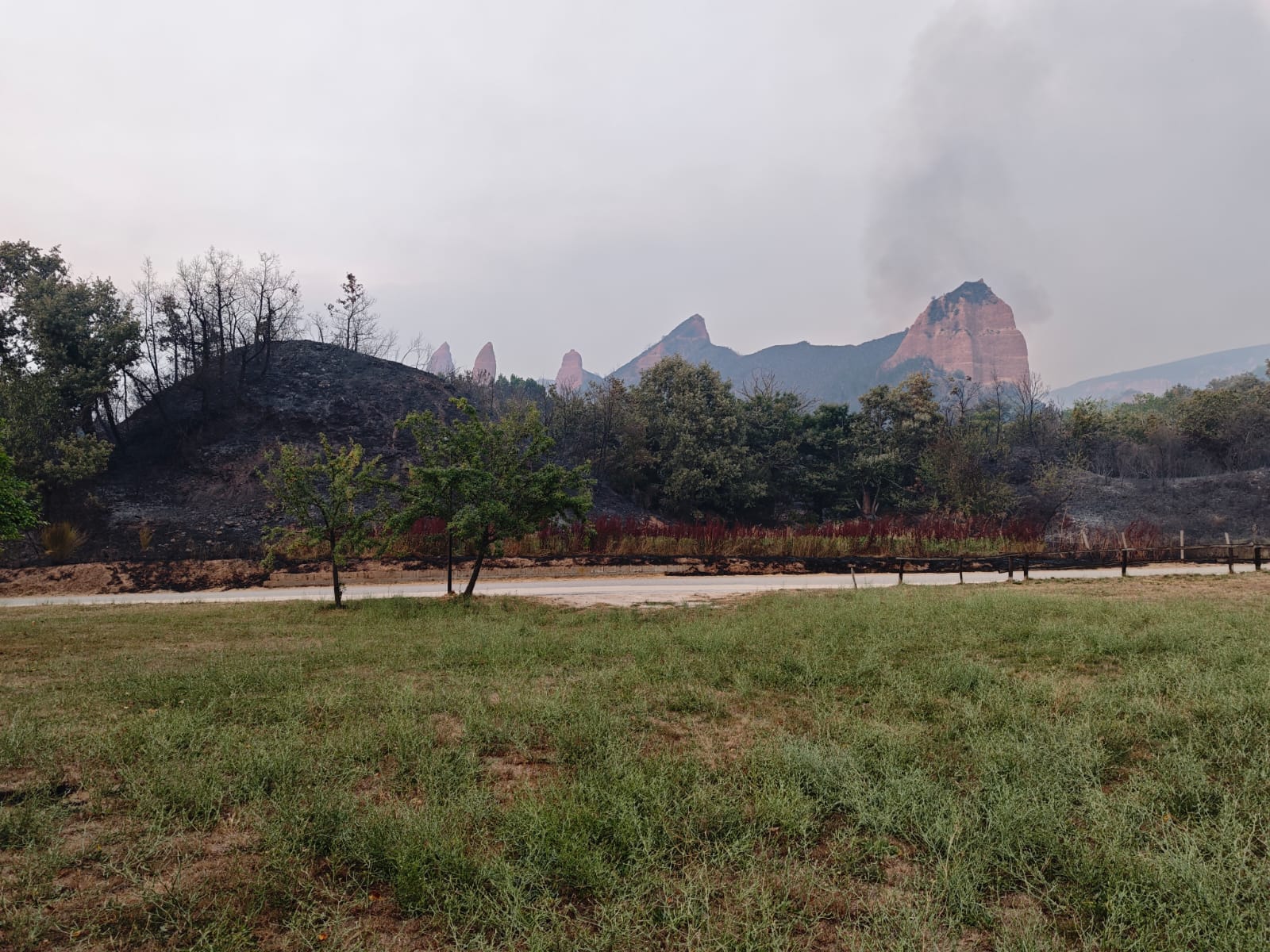 Las imágenes del incendio en Las Médulas
